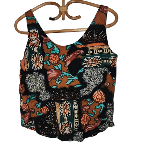 Tops - 4 for $28 Vintage unique print crop like top